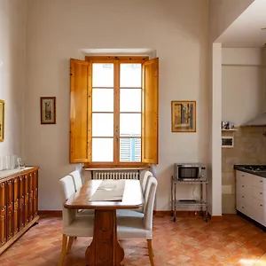 https://lovely-one-bedroom-apartment-nearby-ponte-vecchio.it-tuscanyhotel.com